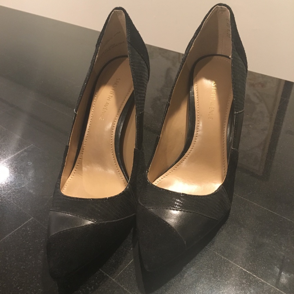 Saks fifth avenue mixed leather block heel pump